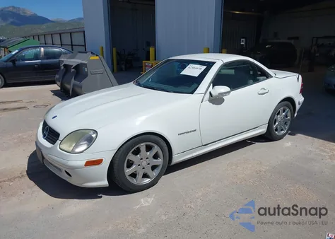2001 Mercedes-Benz Slk 230 Kompressor из США, поврежденный, VIN WDBKK49FX1F218767